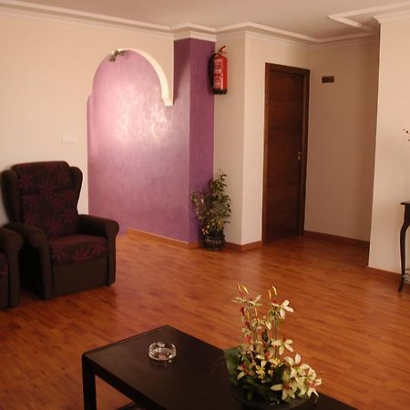 Hostal Cabrera โมตริล ภายนอก รูปภาพ