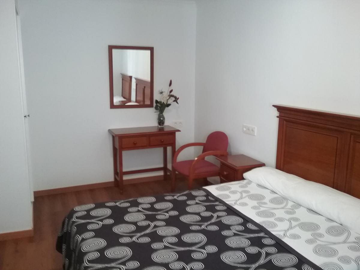 Hostal Cabrera โมตริล ภายนอก รูปภาพ