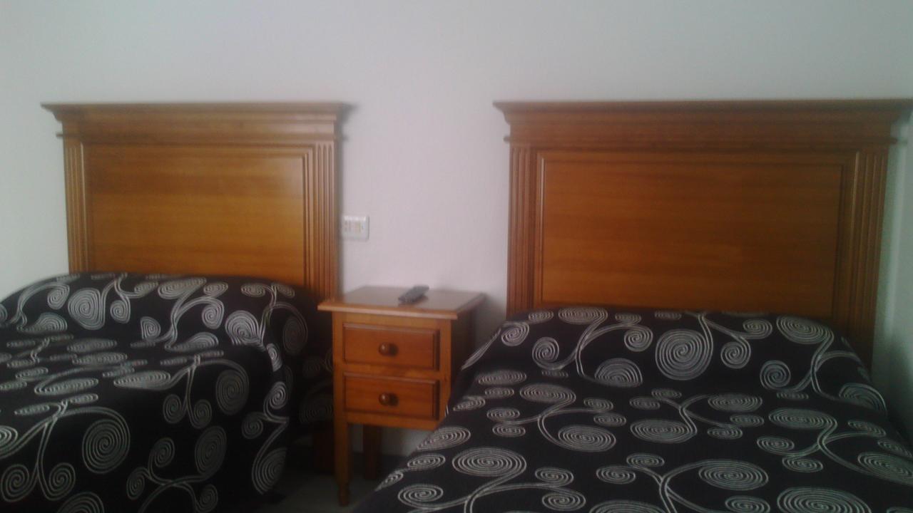 Hostal Cabrera โมตริล ภายนอก รูปภาพ